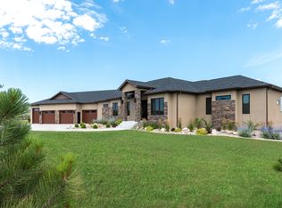 1001 English Oak Dr, Bismarck, ND 58501