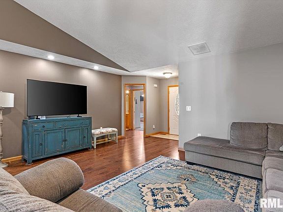 4th image of 703 Burberry Ln