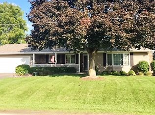 471 Hawthorne Ave, Gurnee, IL 60031