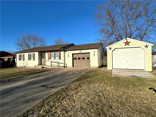 76 Bernwood Dr, North East, PA 16428