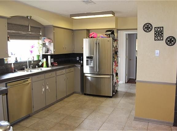 Another view of kitchen