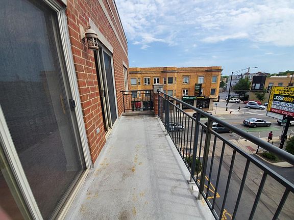 5th image of 2318 N Milwaukee Ave APT 301F