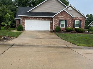 12 Arbor Ln, Glen Carbon, IL 62034