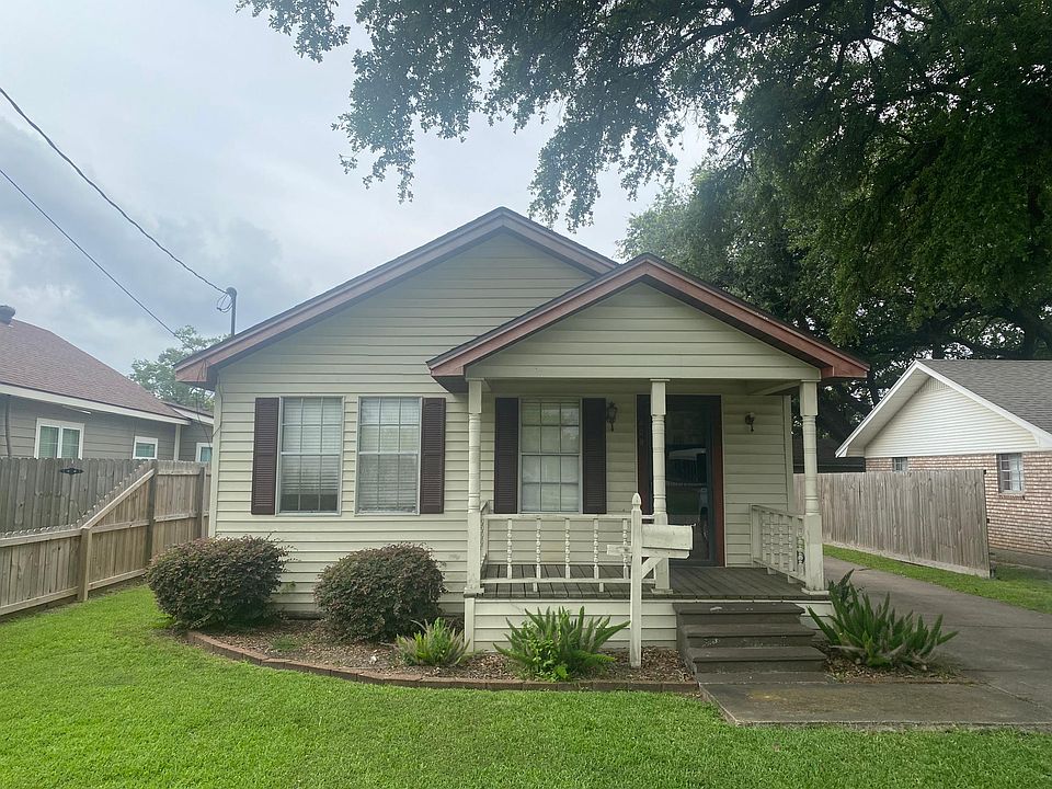 1st image of 409 Avenue C