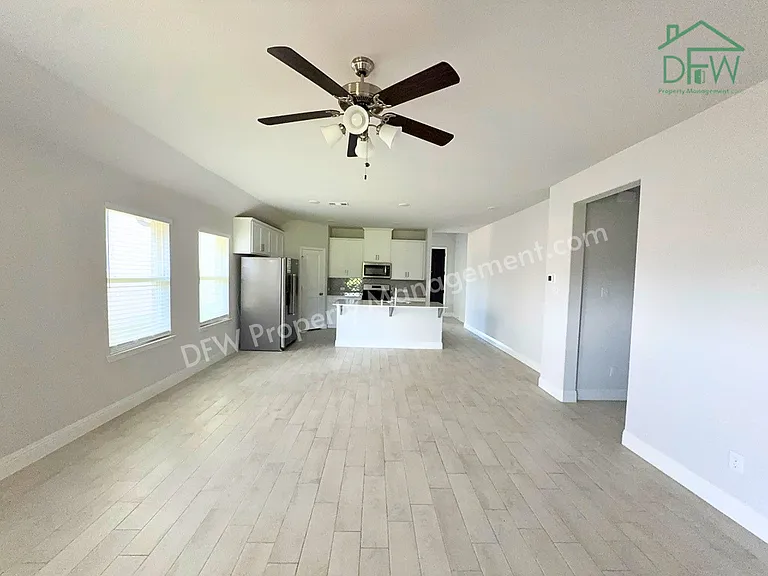 609 Tartane Dr — Photo 4