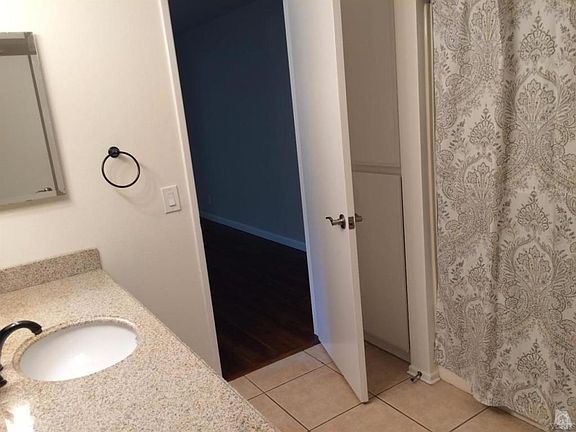 5th image of 533 Broderick Way
