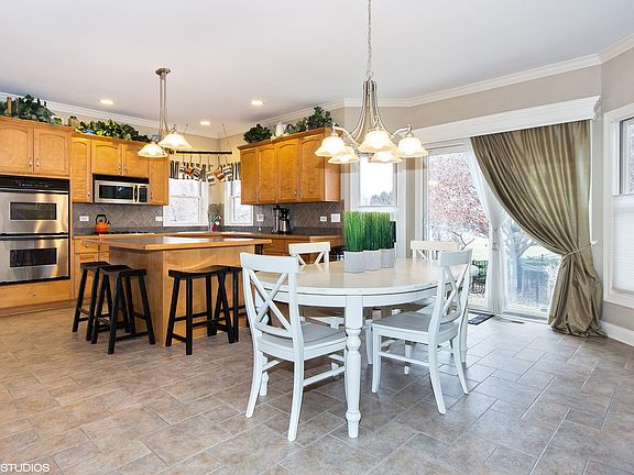 4th image of 24350 Indigo Ct