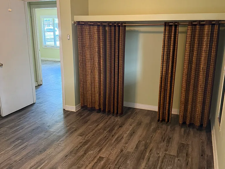 819 Center St #819 — Photo 12