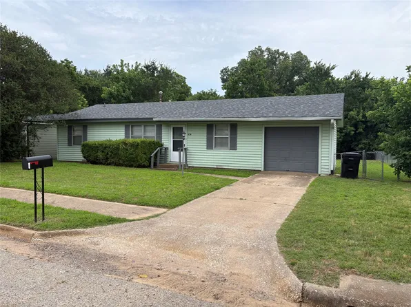 404 W Heron St, Denison, TX 75020
