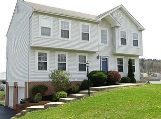 28 Giant Oak Dr, Baden, PA