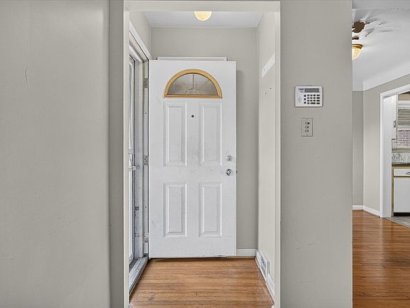 5th image of 12885 Riverview St