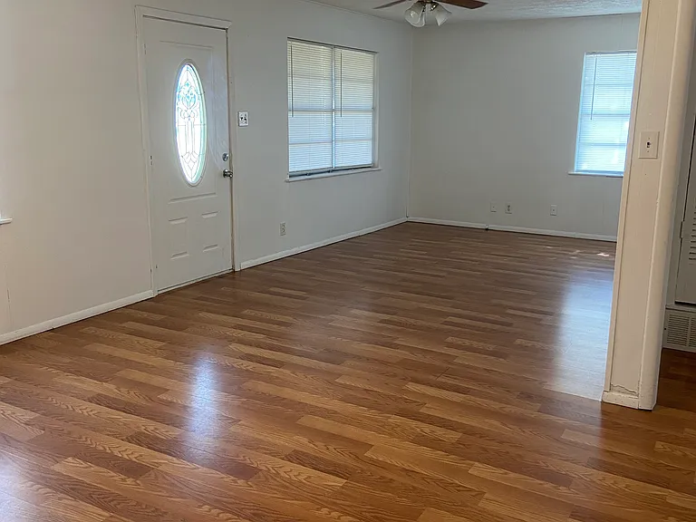 5232 Caroldean St — Photo 2