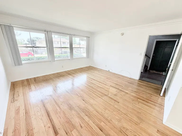 615 Linwood Ave — Photo 11