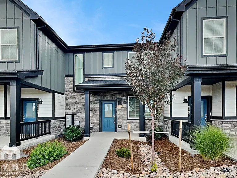 6357 N Netherland Ct — Photo 1