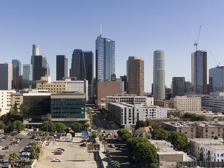 Wilshire Valencia — Photo 18
