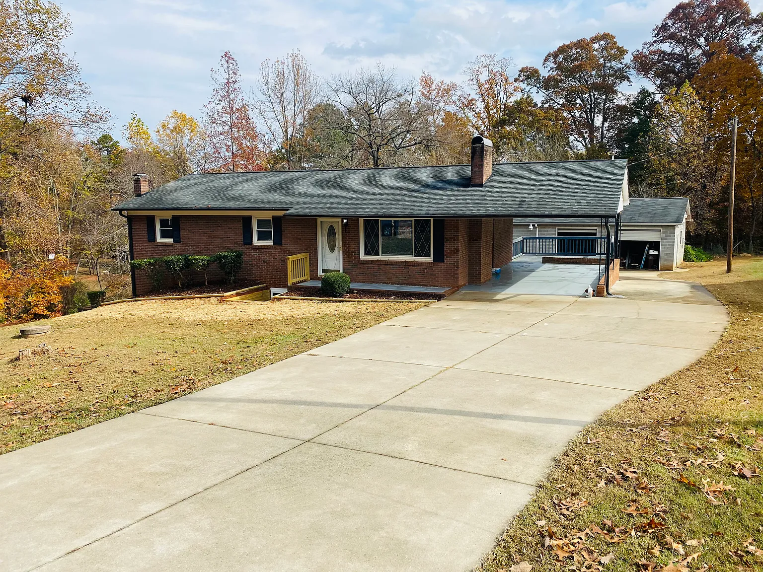 4 bed, 2392 sqft, $2,150 — Photo 1