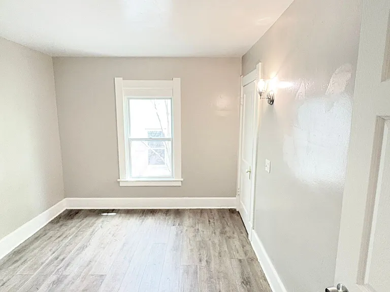 729 Utah St — Photo 18
