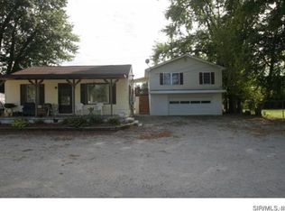 11 Pasadena Dr, Fairview Heights, IL 62208