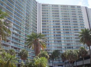 100 Bayview Dr #0, Sunny Isles Beach, FL 33160