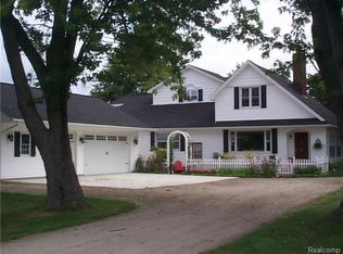 4577 Chamberlain St, East China, MI 48054