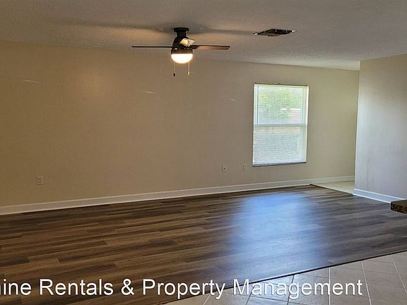 4th image of 1124 SE 9th Ct #B