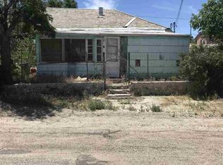 327 University St, Tonopah, NV 89049