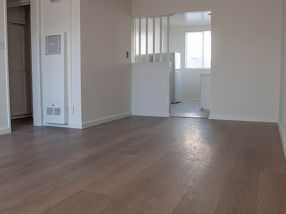 2nd image of 118 N Normandie Ave APT 9