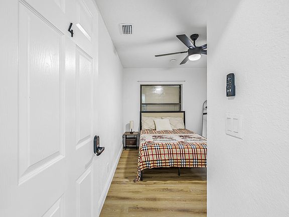 Disclaimer: This photo has been staged. Not all furnishings seen will be provided.