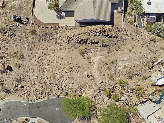 5th image of 885 Edie Pl