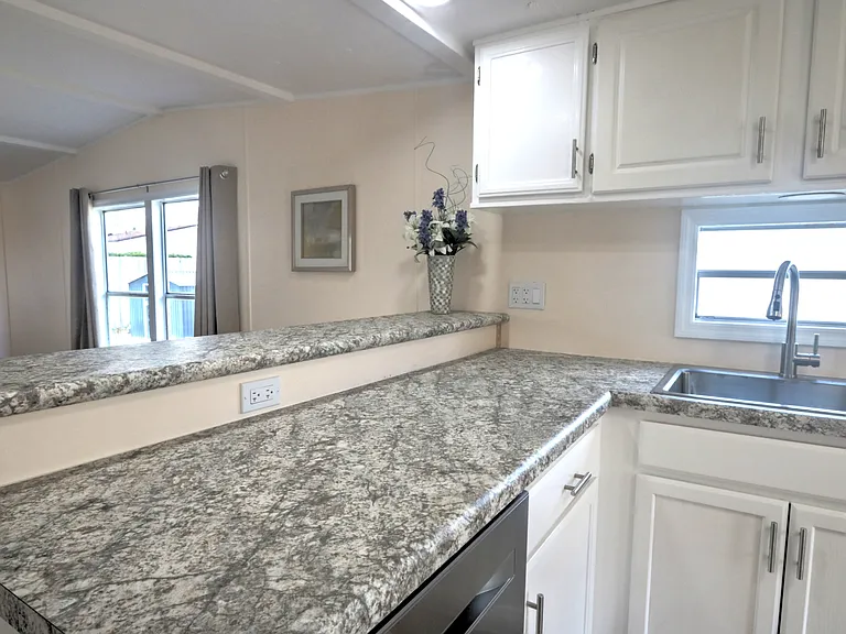 2064 Lady Lake Ln — Photo 2
