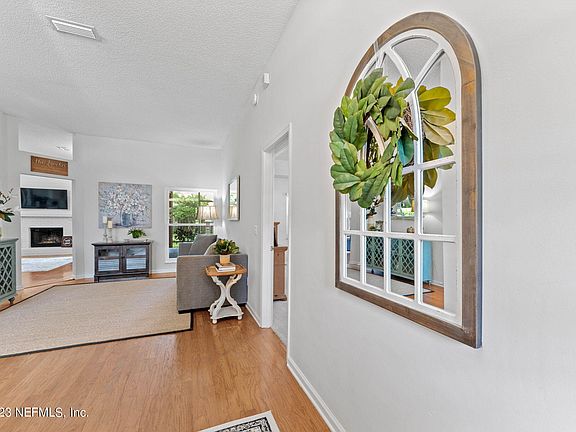 5th image of 417 CHICOPEE Court