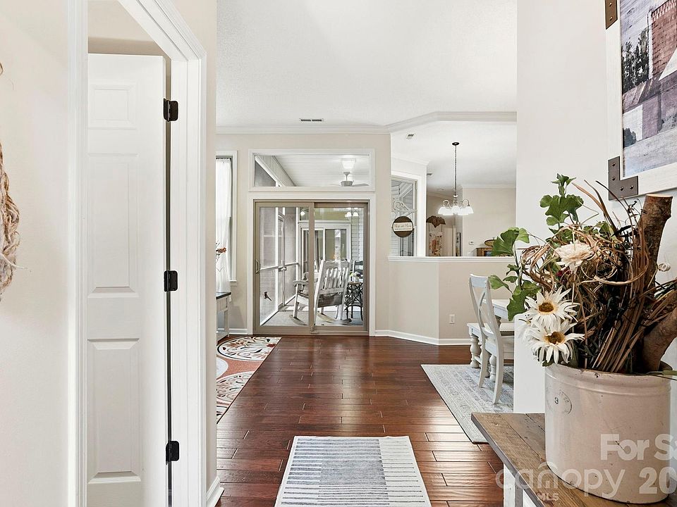 1st image of 21 Tisha Ln