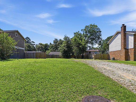 3rd image of 3034 Sycamore Springs Dr