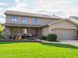 2512 High Meadow Rd, Naperville, IL 60564