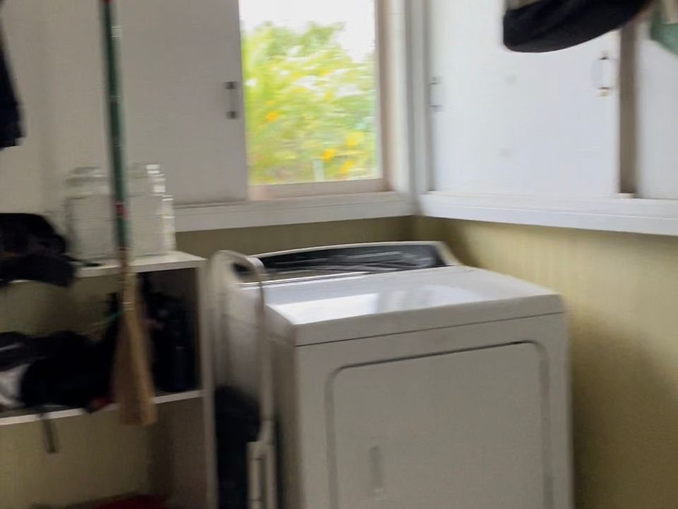 2nd image of 100 Kapiolani St
