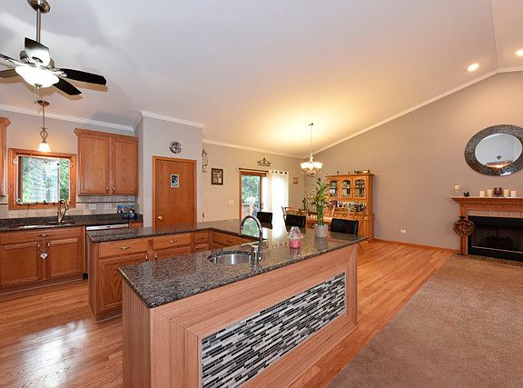 5th image of 632 Cavin Ave