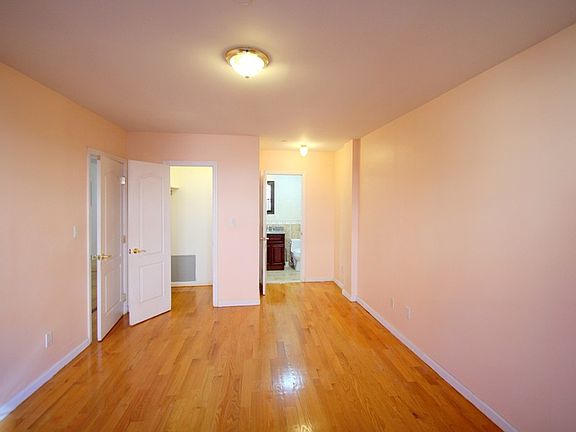5th image of 14062 Burden Cres APT 5A