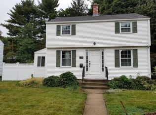 131 Sycamore St, Holyoke, MA 01040