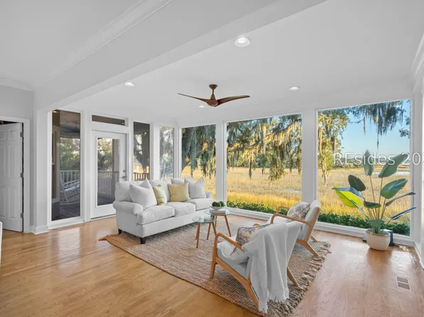 5 Petigru Dr, Beaufort, SC 29902