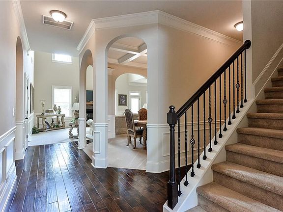 4th image of 221 Brixton Pl
