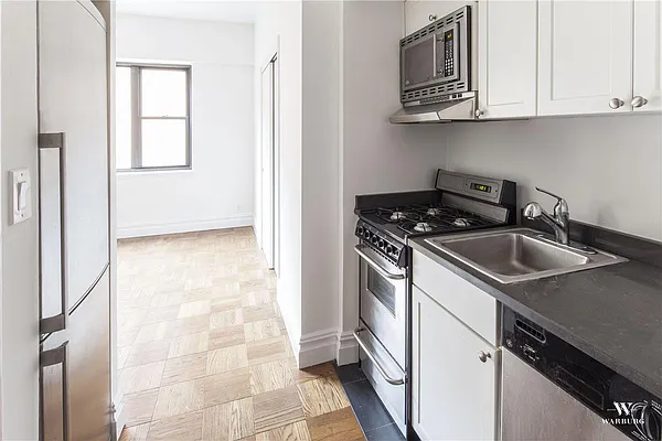 Rented by Warburg | media 7