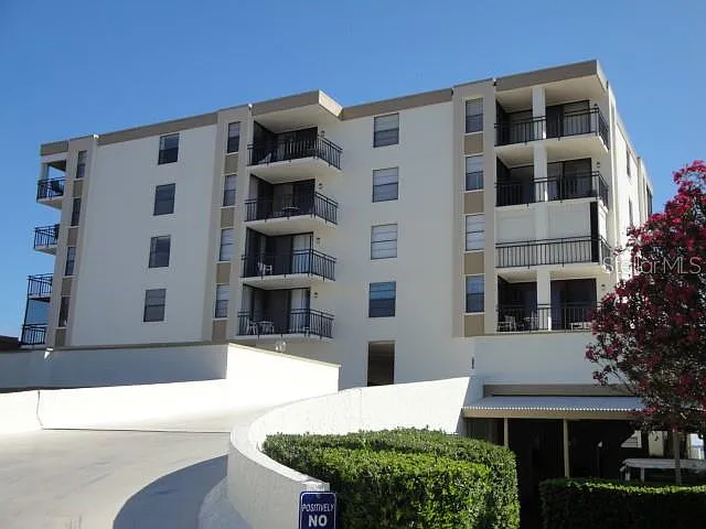 1 bed, 1.5 bath, 790 sqft, $2,200 — Photo 1