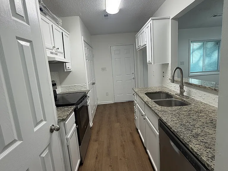 5008 Aberdun Ct — Photo 12