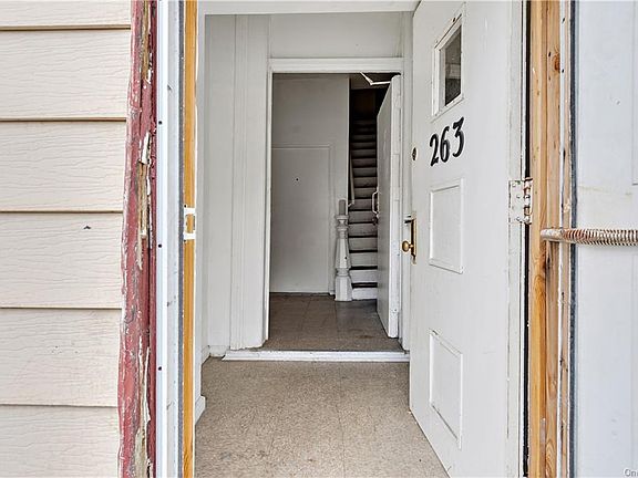 4th image of 263 Warburton Ave