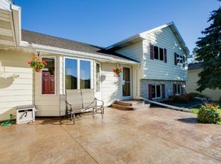 255 Crestview Dr, Hastings, MN 55033