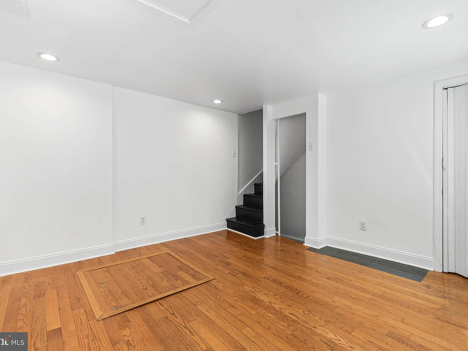1 bed, 1.5 bath, 732 sqft, $1,849 — Photo 3
