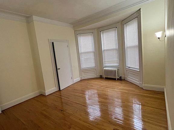 2nd image of 489 Warburton Ave #1