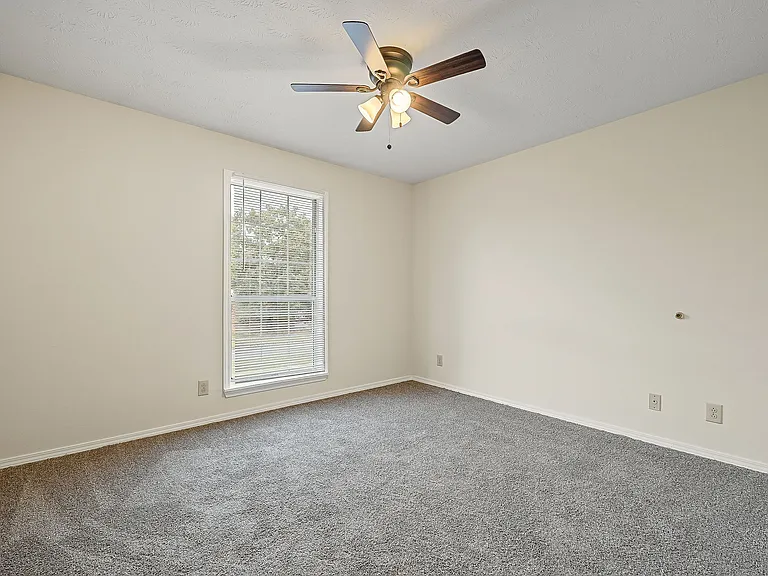 335 E 12th St #3 — Photo 5