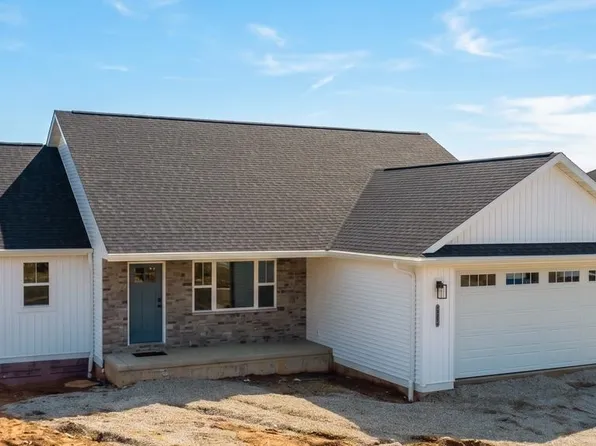 1436 Divinity Dr, De Pere, WI 54115