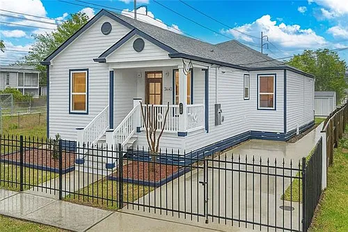3410 Lowerline St Photo 1